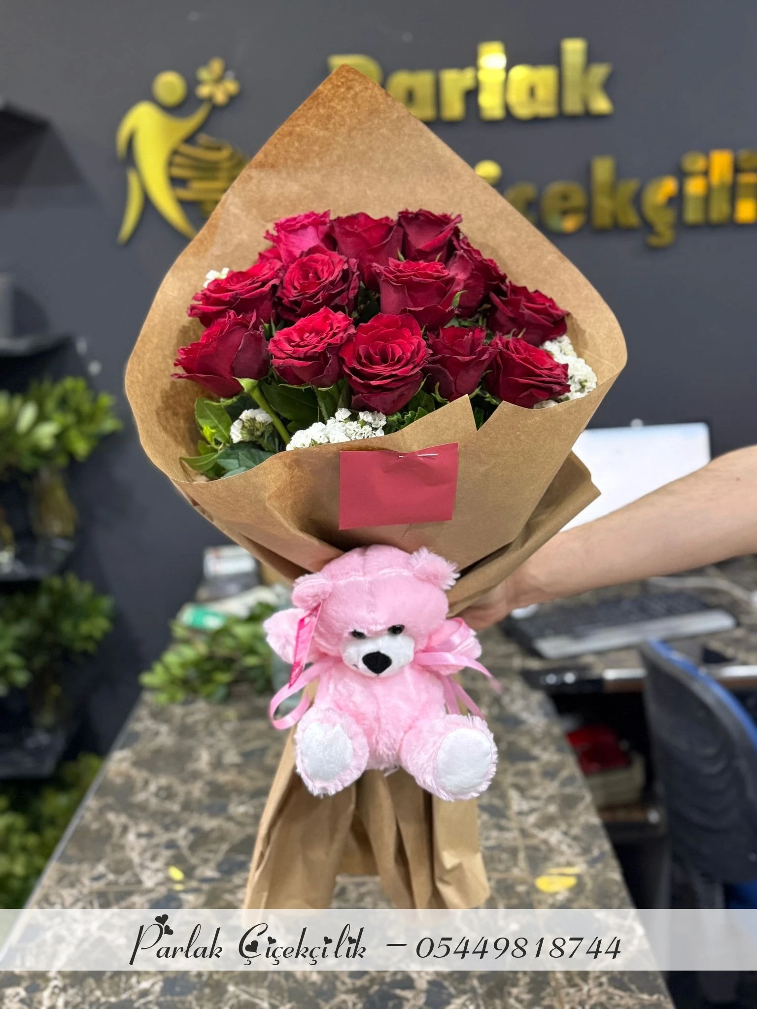 Ayıcık Hediyeli 15 Kırmızı Gül Buketi