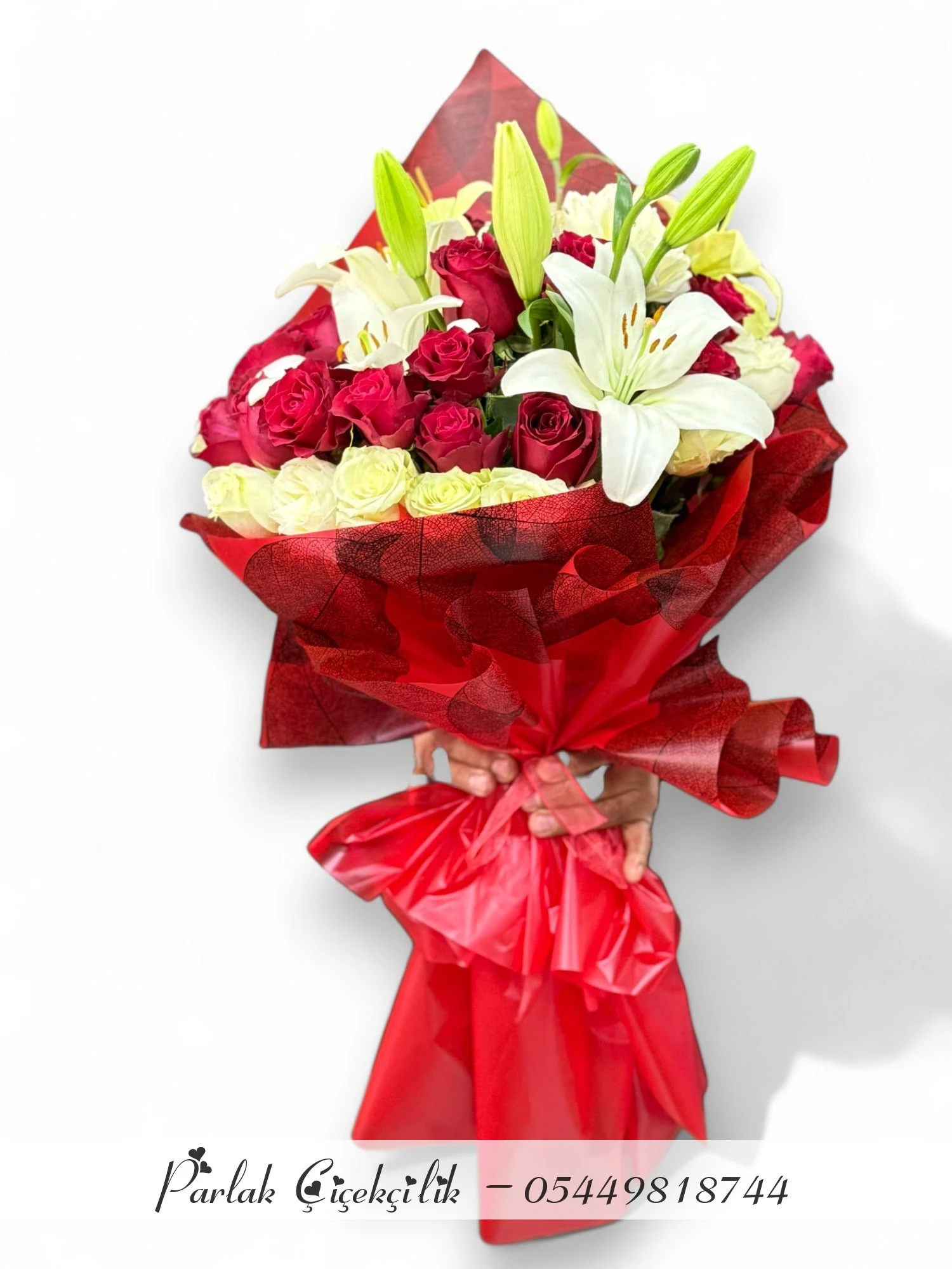 Beyaz Lilyum Ve Kırmızı Güllerle Aşkın Zarafeti