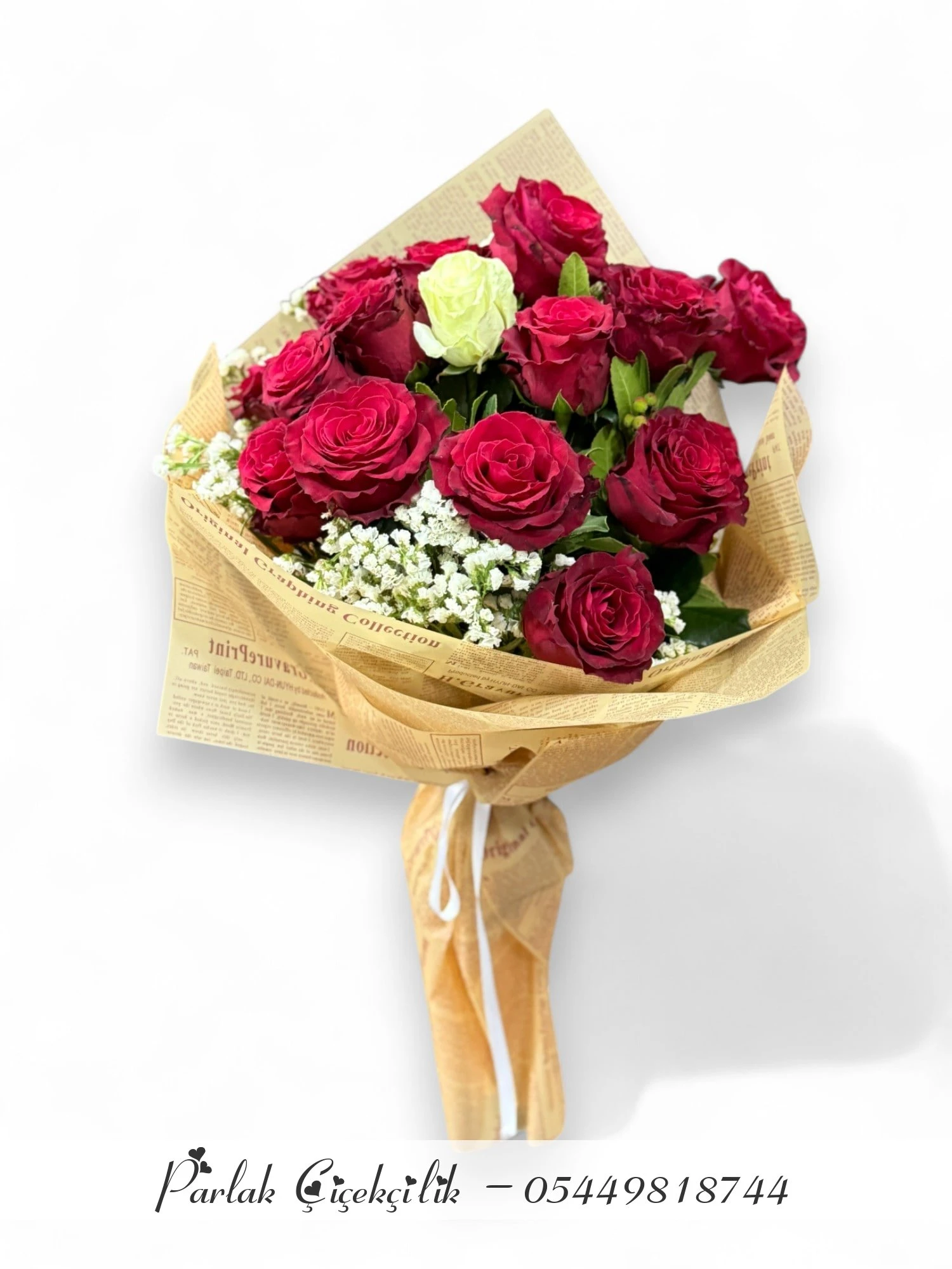 Beyazla Taçlanan Kırmızı Gül Buketi