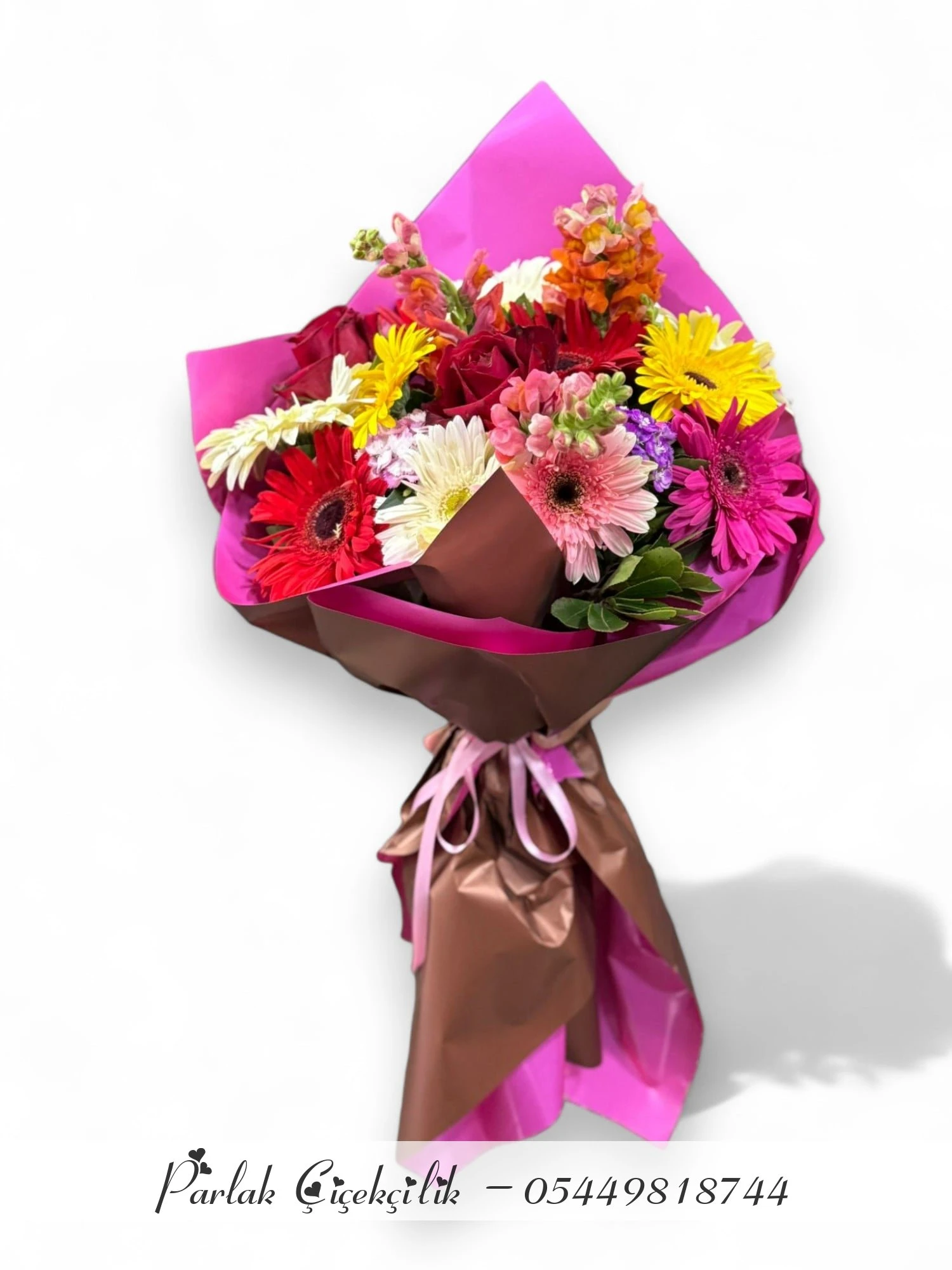 Pembe Ambalajda Renkli Gerbera Ve Mevsim Buketi