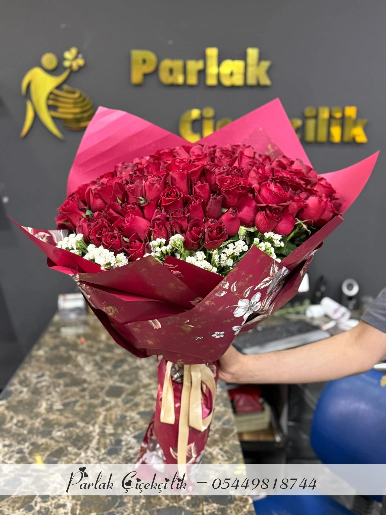 Aşkın İfadesi 101 Kırmızı Gül Buketi