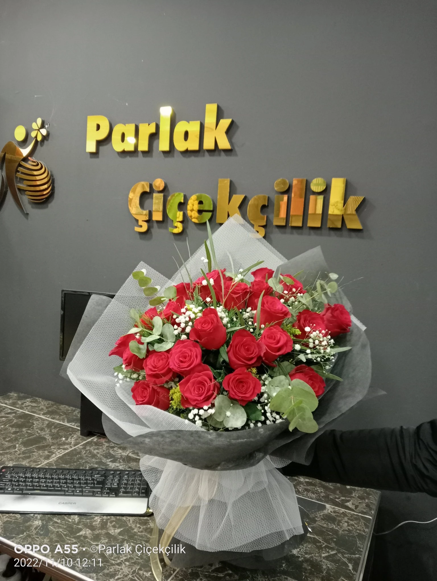 Deluxe İthal 25 Kırmızı Gül Buketi