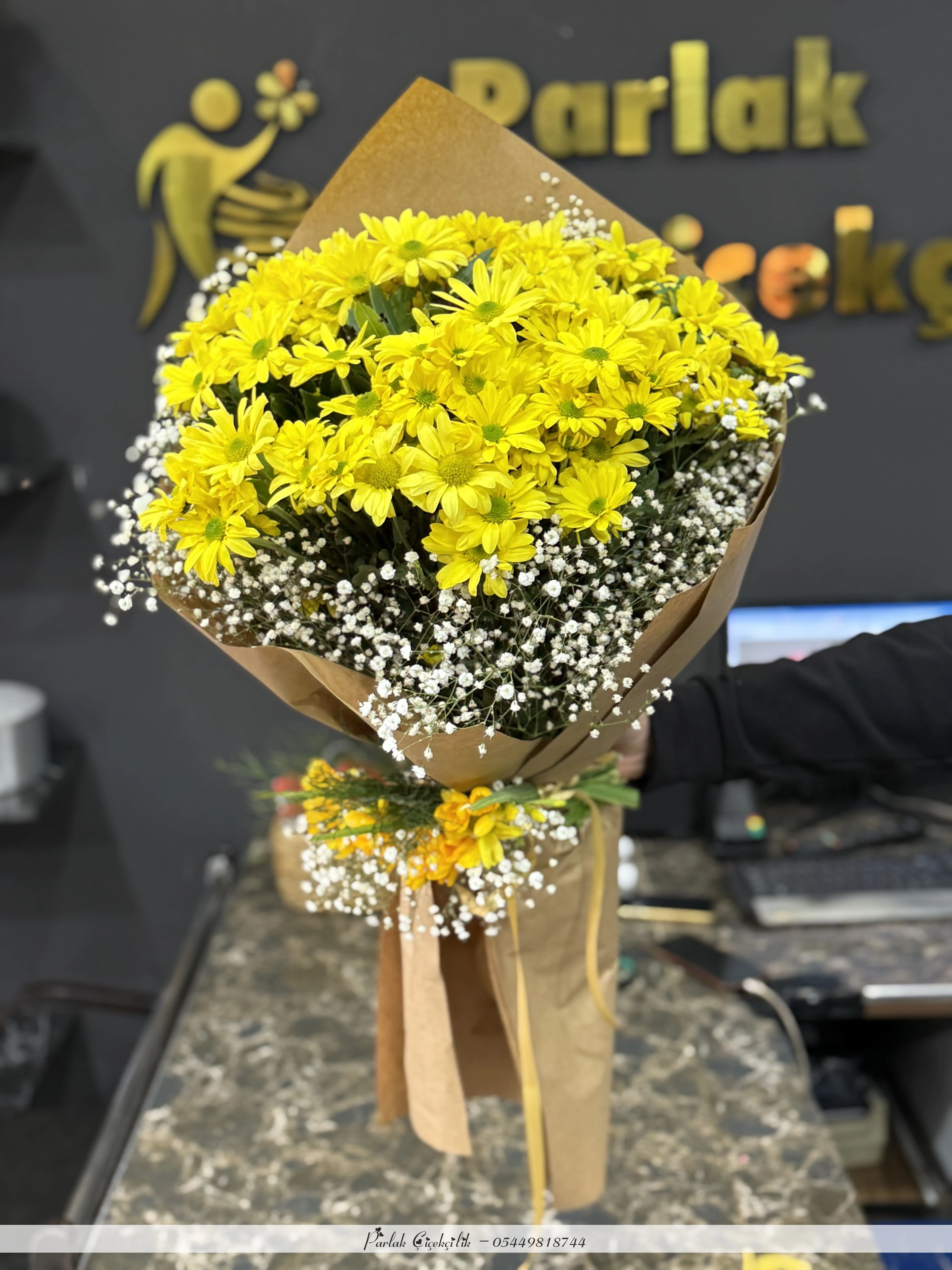 Işıltılı Neşe Sarı Papatya Buketi