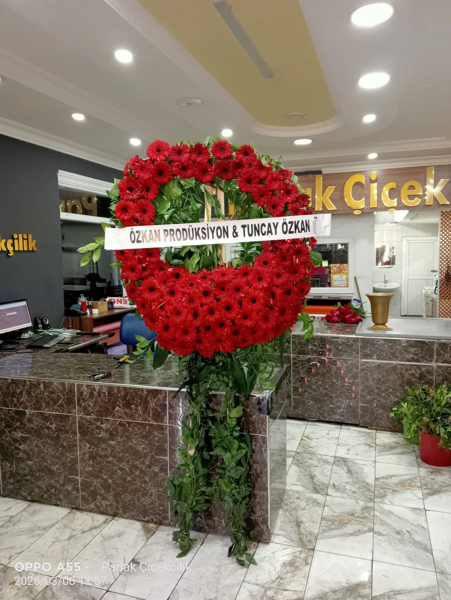 Kırmızı Beyaz Cenaze Çelengi