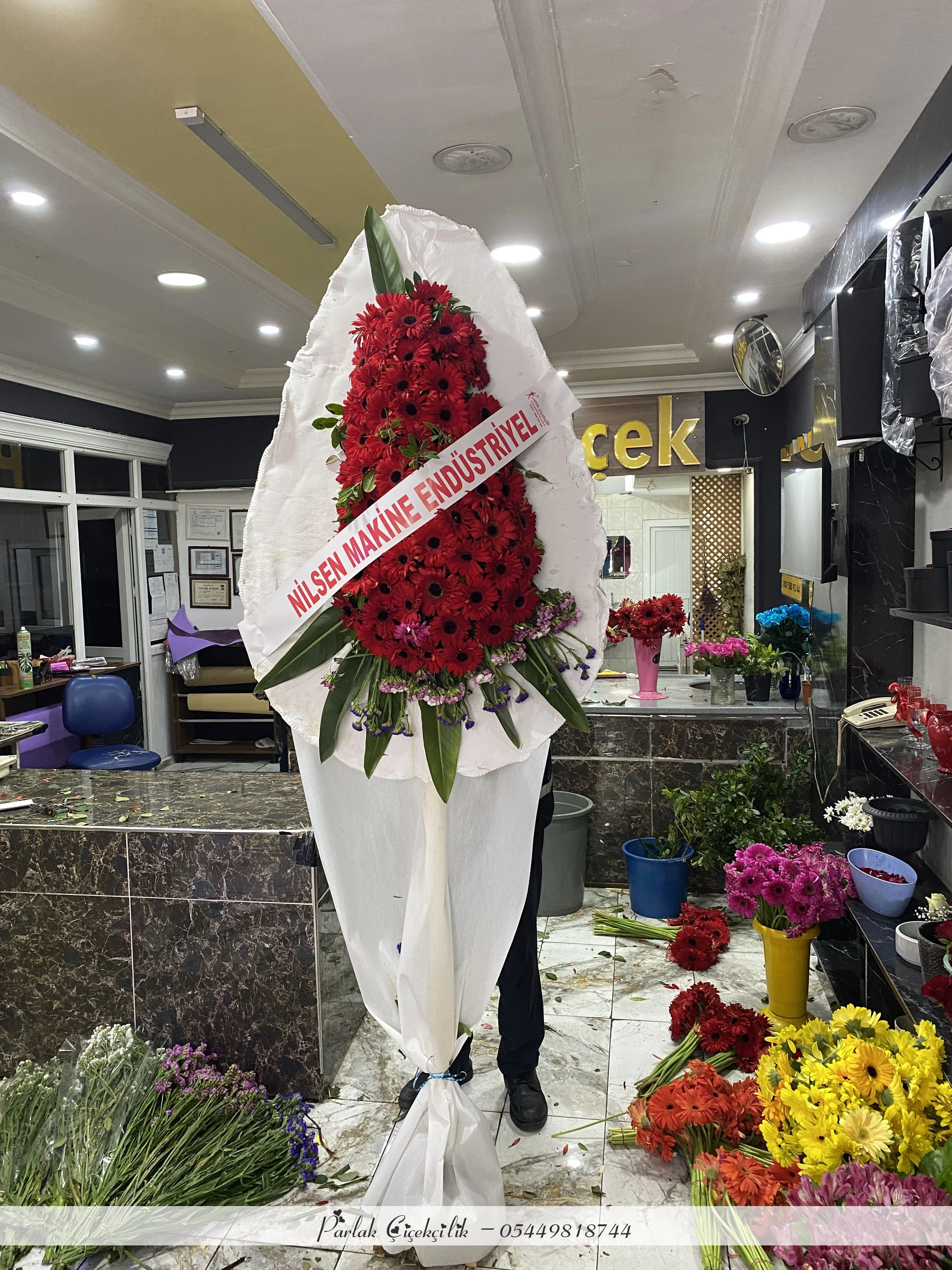 Kırmızı Gerberalı Kurumsal Açılış Çelengi