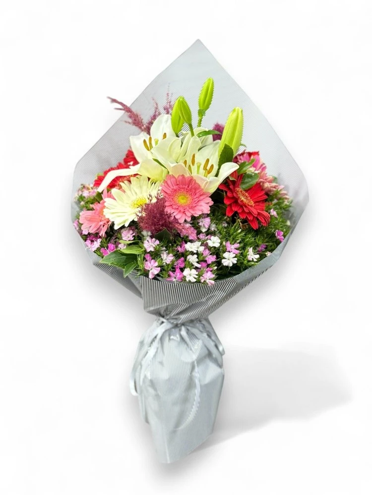 Lilyum Ve Renkli Papatya Buketi