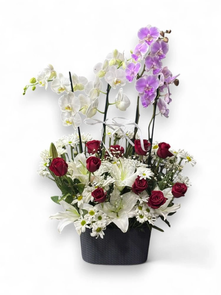 Orkide, Lilyum Ve Güllerden Zarif Çiçek Aranjmanı