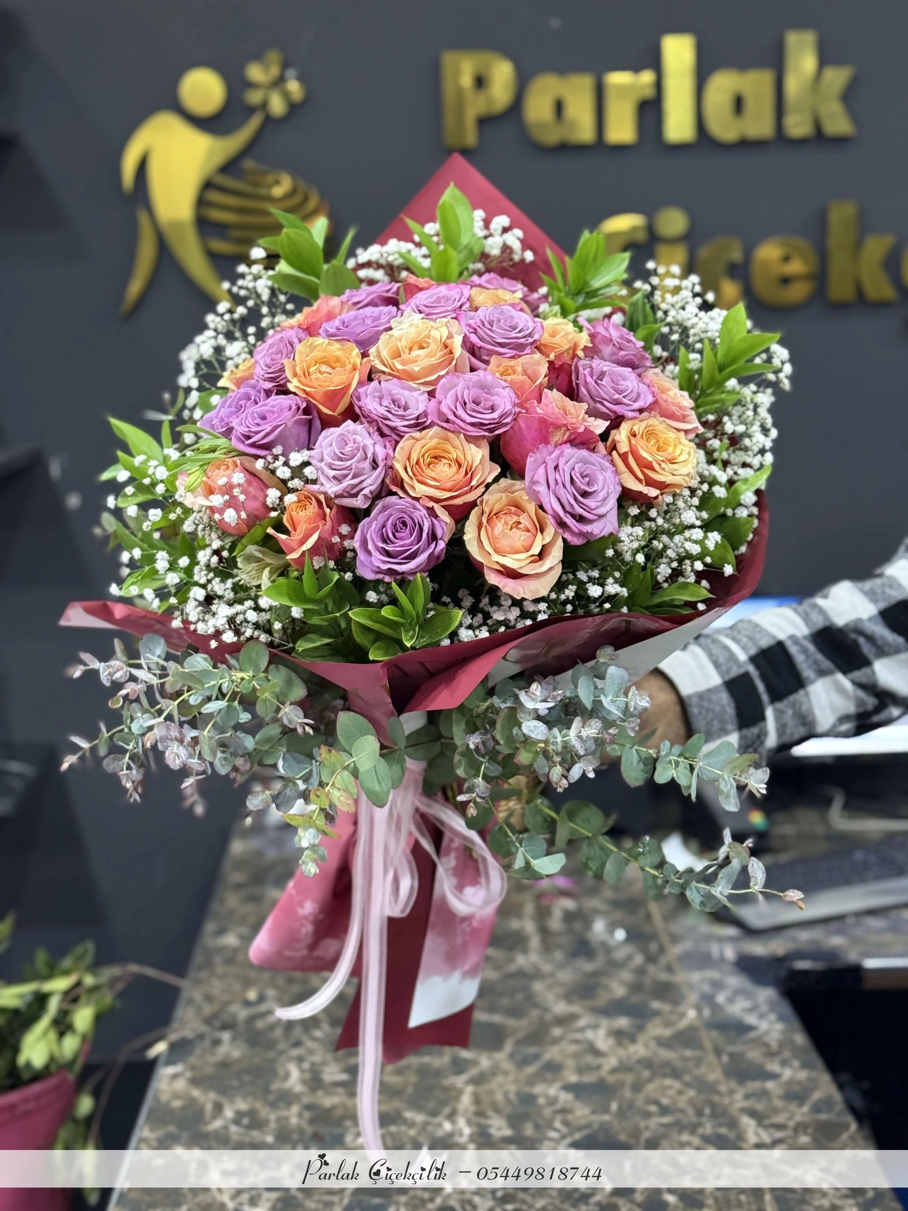 Pastel Tonlarda Büyüleyici Gül Buketi