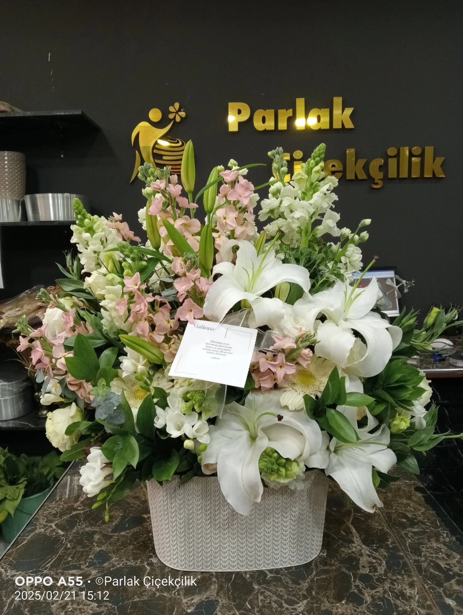 Rengarenk Çiçeklerden Büyük Aranjman