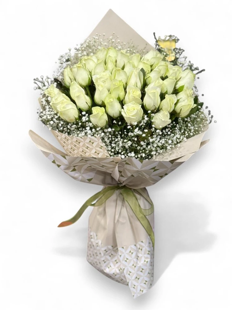 Saflığın Simgesi Beyaz Gül Buketi