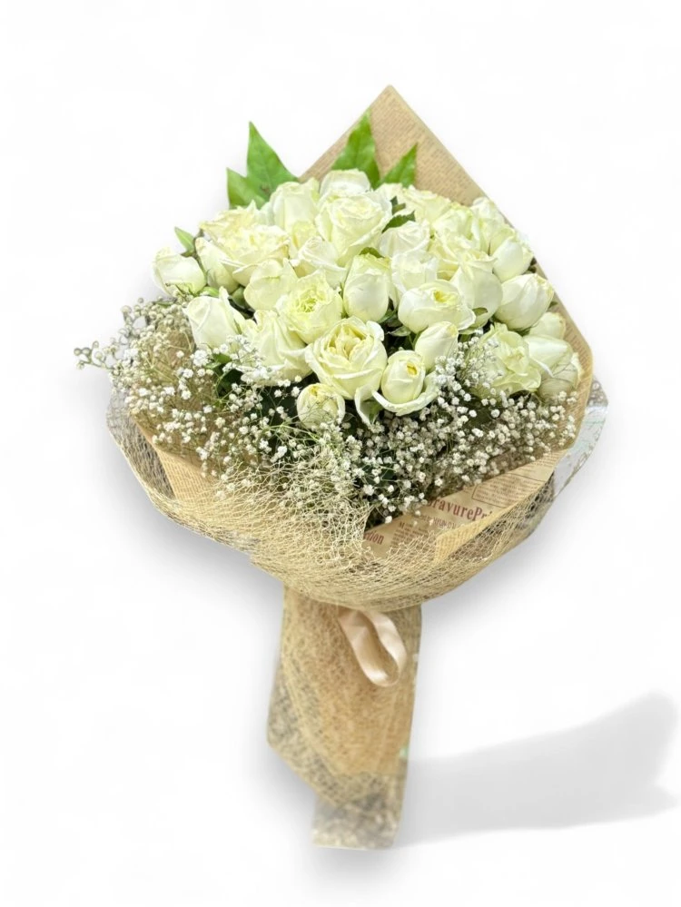 Saflığın Zarafeti Beyaz Gül Buketi