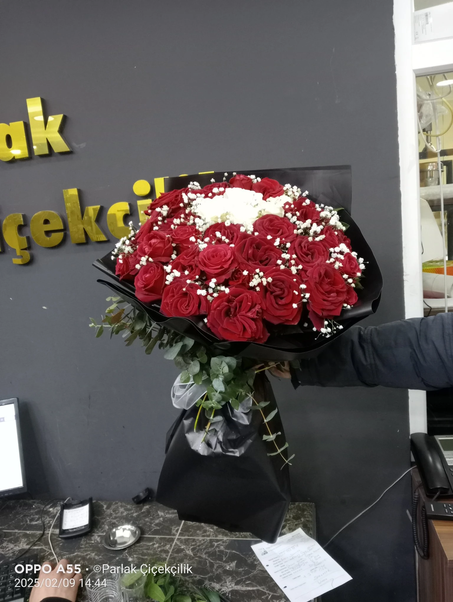 Şık İthal Kırmızı Beyaz 30 Gül Buketi