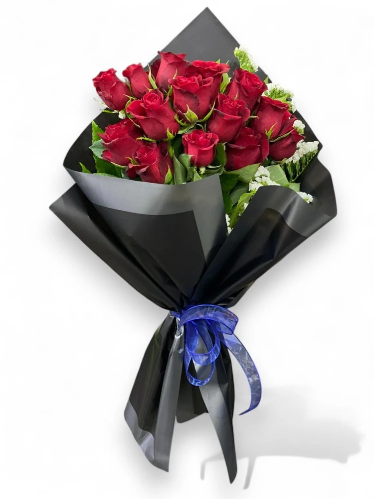 Siyah Ambalajda 19 Kırmızı Gül Buketi