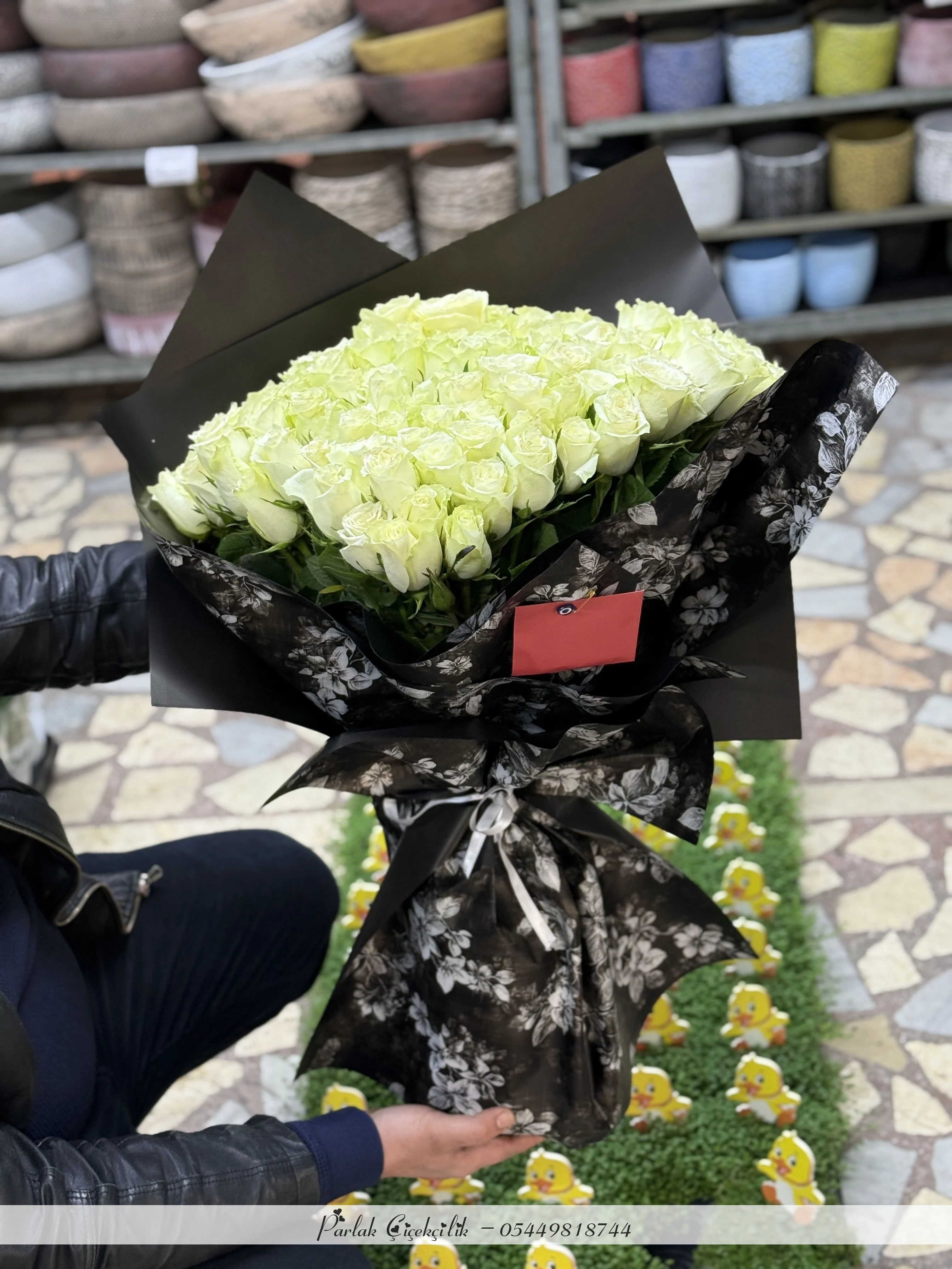 Sonsuz Zarafetin Temsili 101 Beyaz Gül Buketi